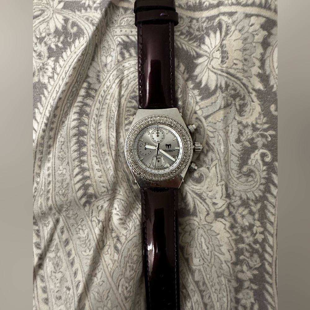 AUTHENTIC PREOWNED Techno Marine watch with diamond bezel. Battery required
